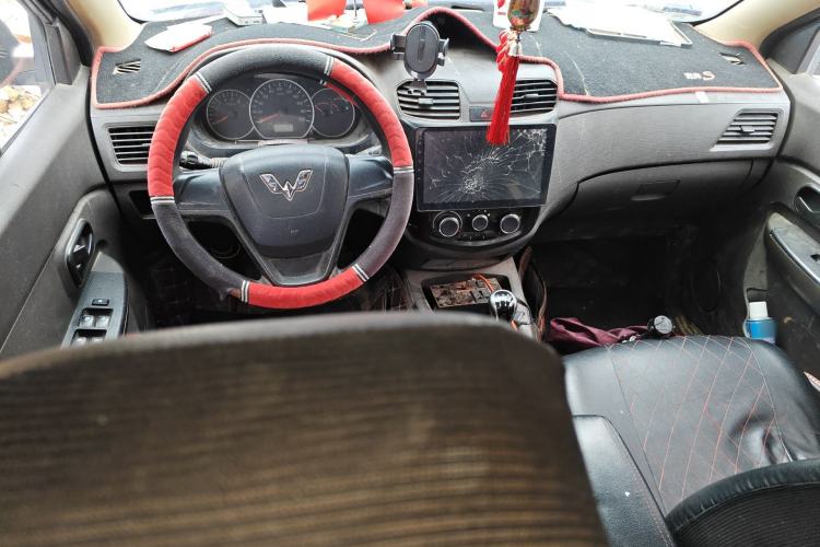 Used Wuling Hongguang 2016 1.5L Restyled S Comfort Version Center Console