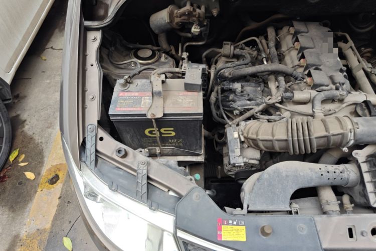 Used Wuling Hongguang 2016 1.5L S Comfort Version Engine Bay Right
