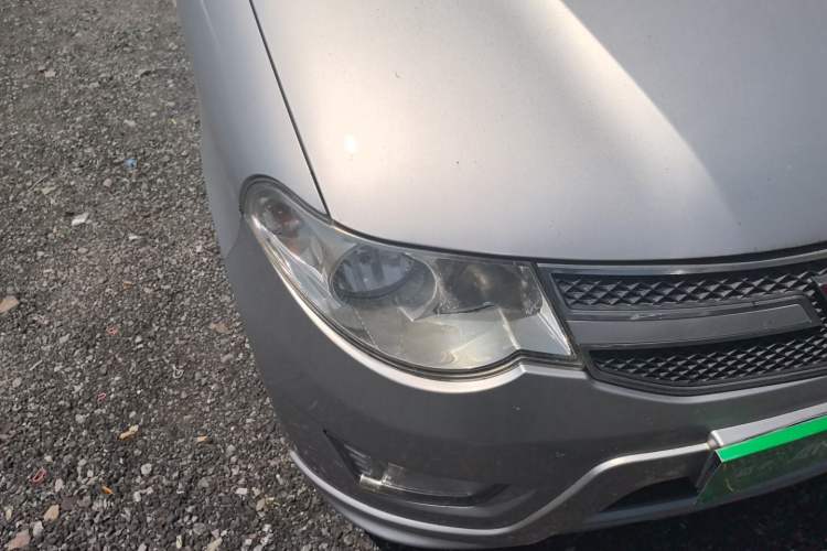 Used Wuling Hongguang 2016 1.5L S Comfort Version Right Front Headlight