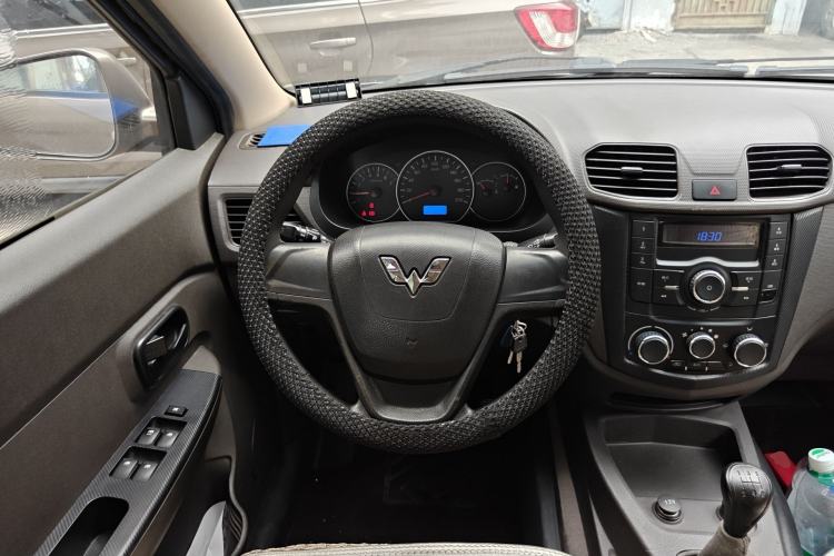 Used Wuling Hongguang 2016 1.5L S Comfort Version Steering Wheel
