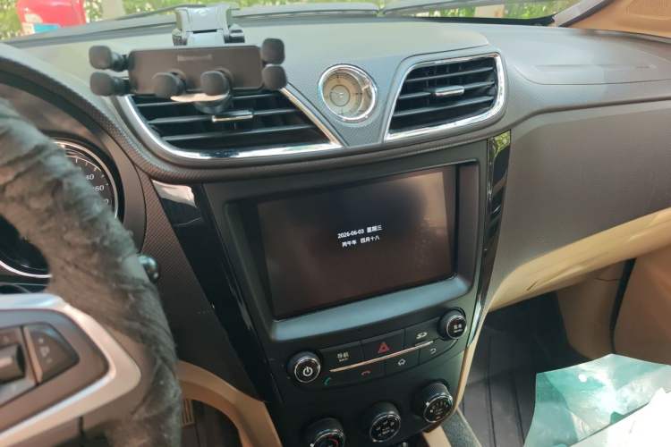 Used Wuling Hongguang 2016 1.5L S1 Deluxe Model China V-standard Audio And AC Panel