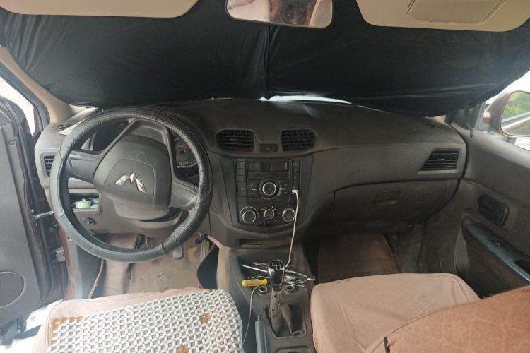Used Wuling Hongguang 2016 1.5L S Comfort Version Center Console