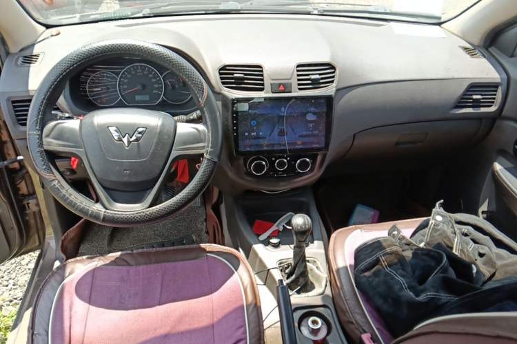 Used Wuling Hongguang 2016 1.5L Restyled S Comfort Version Center Console