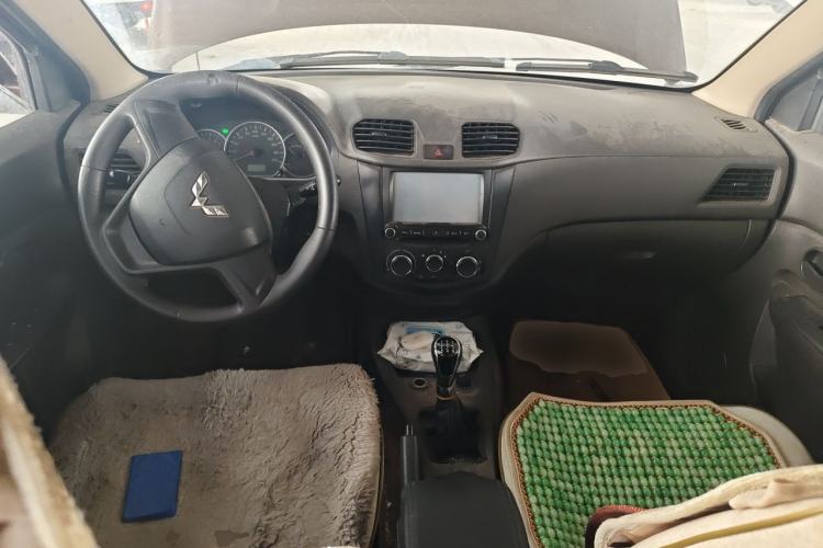 Used Wuling Hongguang 2016 1.5L Restyled S Comfort Version Center Console