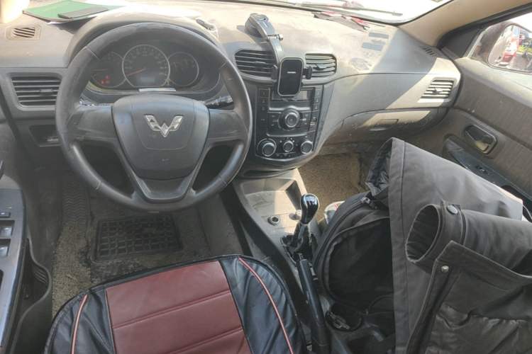 Used Wuling Hongguang 2016 1.5L Restyled S Comfort Version Center Console
