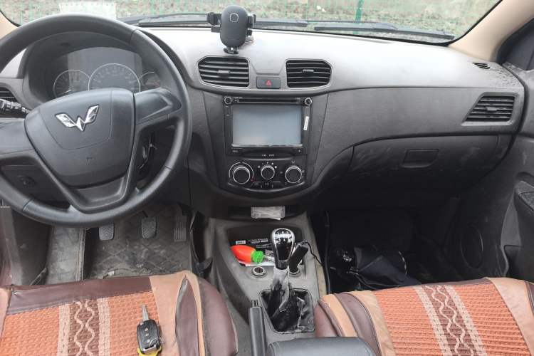 Used Wuling Hongguang 2016 1.5L Restyled S Comfort Version Center Console