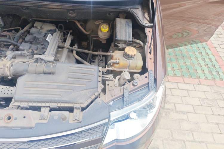 Used Wuling Hongguang 2016 1.5L Restyled S Comfort Version Engine Bay Left