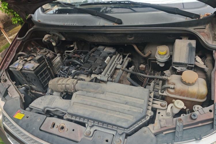 Used Wuling Hongguang 2016 1.5L S Comfort Version Engine Bay