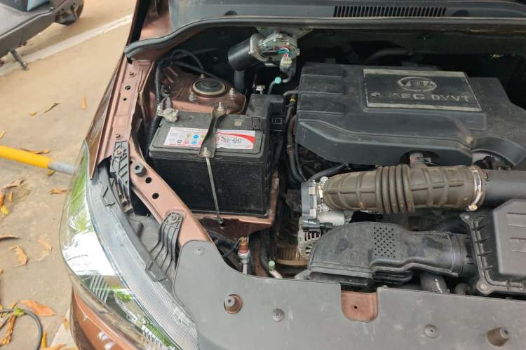 Used Wuling Hongguang 2016 1.5L S1 Deluxe Model China V-standard Engine Bay Right