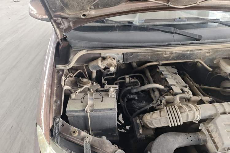 Used Wuling Hongguang 2016 1.5L Restyled S Comfort Version Engine Bay Right