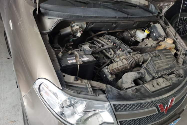 Used Wuling Hongguang 2016 1.5L Restyled S Comfort Version Engine Bay Right