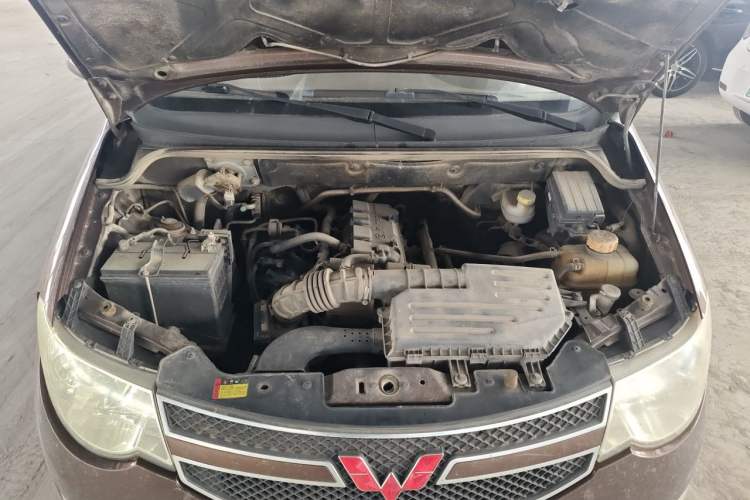 Used Wuling Hongguang 2016 1.5L Restyled S Comfort Version Engine Bay