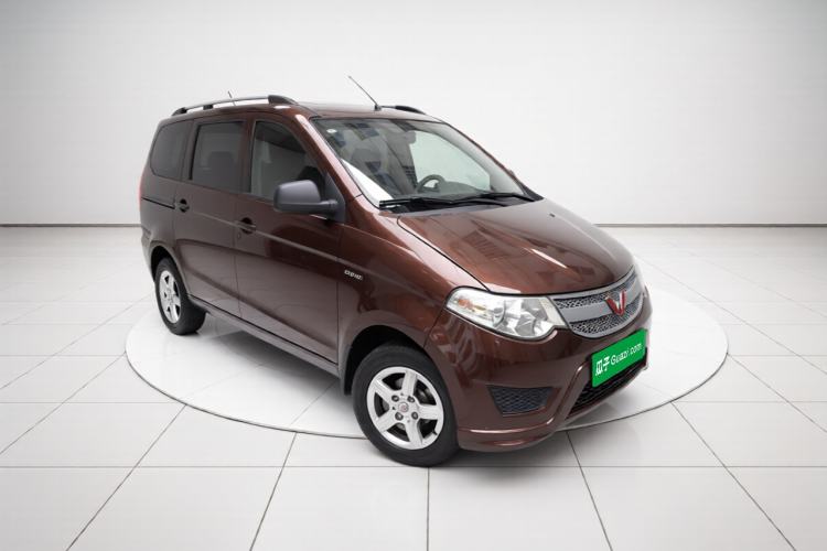 Used Wuling Hongguang 2016 1.5L Restyled S Comfort Version Front Right 45 Deg