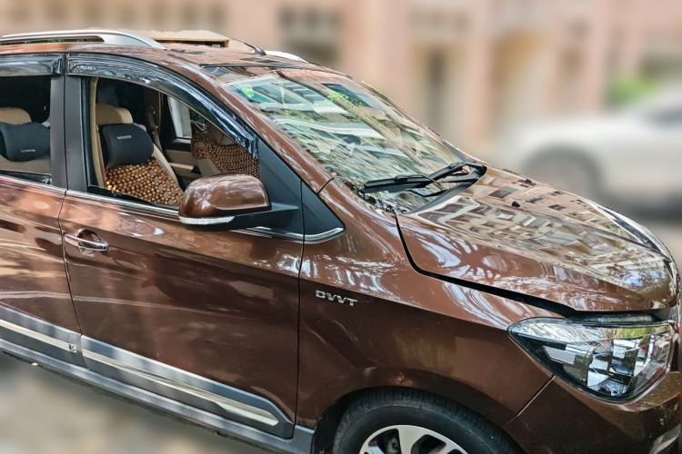 Used Wuling Hongguang 2016 1.5L S1 Deluxe Model China V-standard Front Right 45 Deg