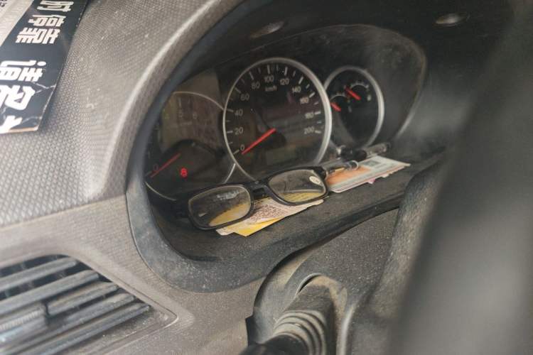 Used Wuling Hongguang 2016 1.5L S Comfort Version Odometer Close Up