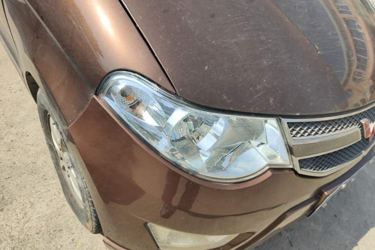 Used Wuling Hongguang 2016 1.5L Restyled S Comfort Version Right Front Headlight