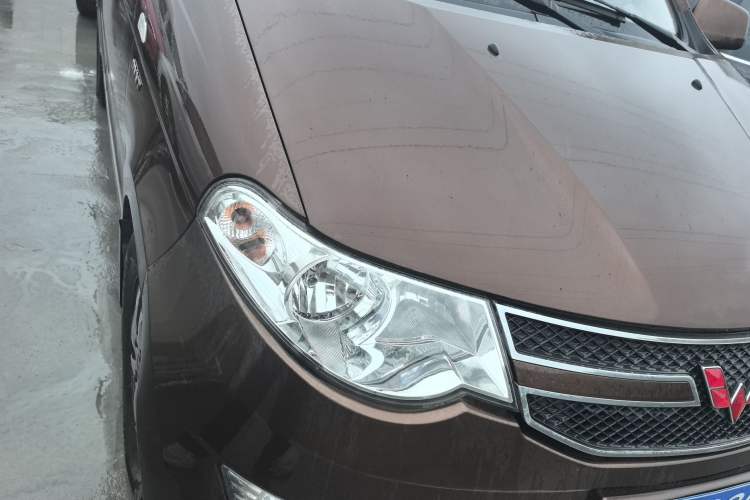 Used Wuling Hongguang 2016 1.5L Restyled S Comfort Version Right Front Headlight
