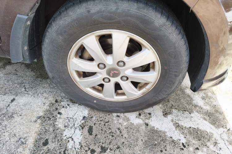 Used Wuling Hongguang 2016 1.5L Restyled S Comfort Version Right Front Wheel Hub