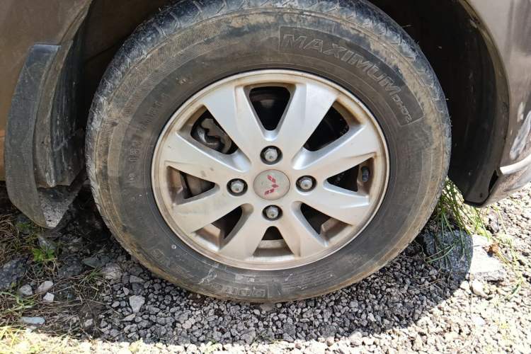 Used Wuling Hongguang 2016 1.5L Restyled S Comfort Version Right Front Wheel Hub