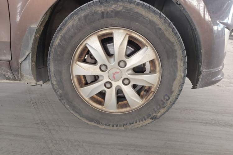Used Wuling Hongguang 2016 1.5L Restyled S Comfort Version Right Front Wheel Hub