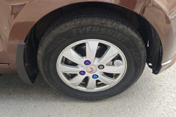 Used Wuling Hongguang 2016 1.5L Restyled S Comfort Version Right Front Wheel Hub
