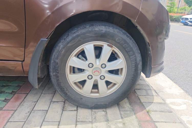 Used Wuling Hongguang 2016 1.5L Restyled S Comfort Version Right Front Wheel Hub