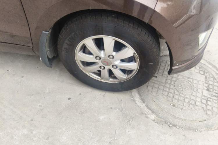 Used Wuling Hongguang 2016 1.5L Restyled S Comfort Version Right Front Wheel Hub
