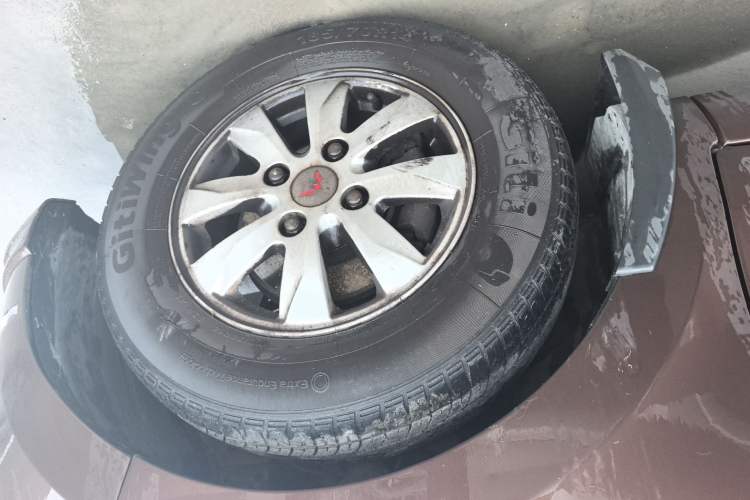 Used Wuling Hongguang 2016 1.5L Restyled S Comfort Version Right Front Wheel Hub