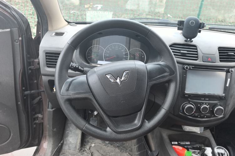 Used Wuling Hongguang 2016 1.5L Restyled S Comfort Version Steering Wheel