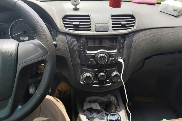 Used Wuling Hongguang 2016 1.5L Restyled S Comfort Version Audio And AC Panel