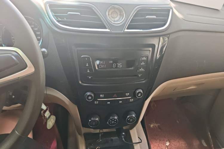 Used Wuling Hongguang 2016 1.5L S Comfort Version Audio And AC Panel