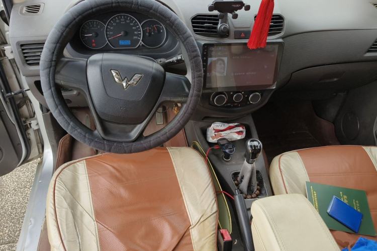Used Wuling Hongguang 2016 1.5L Restyled S Comfort Version Center Console