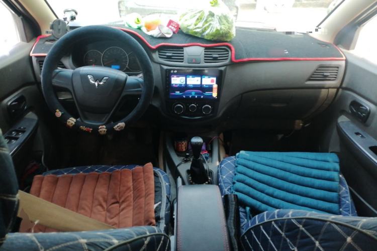 Used Wuling Hongguang 2016 1.5L Restyled S Comfort Version Center Console