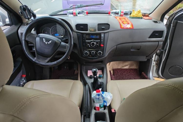 Used Wuling Hongguang 2016 1.5L Restyled S Comfort Version Center Console
