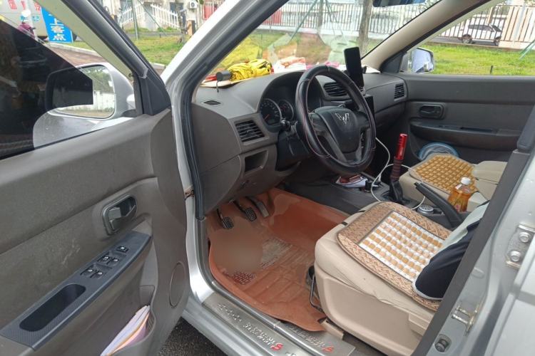 Used Wuling Hongguang 2016 1.5L Restyled S Comfort Version Driver Seat