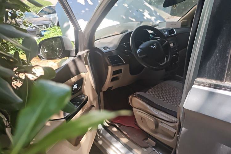 Used Wuling Hongguang 2016 1.5L S Comfort Version Driver Seat