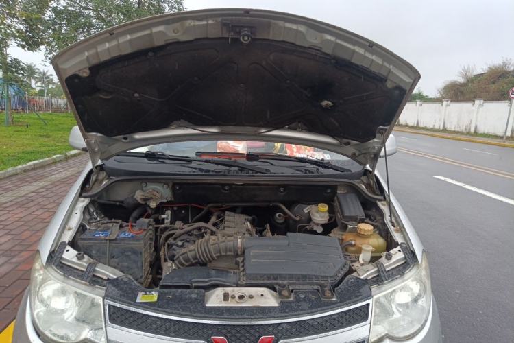 Used Wuling Hongguang 2016 1.5L Restyled S Comfort Version Engine Bay