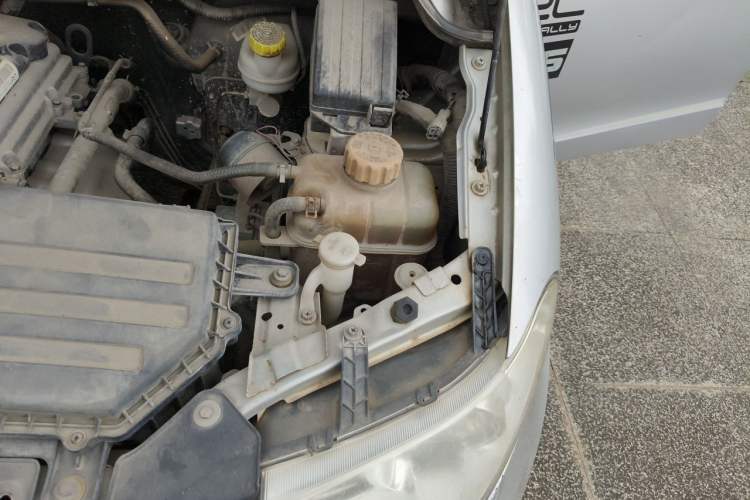 Used Wuling Hongguang 2016 1.5L Restyled S Comfort Version Engine Bay Left