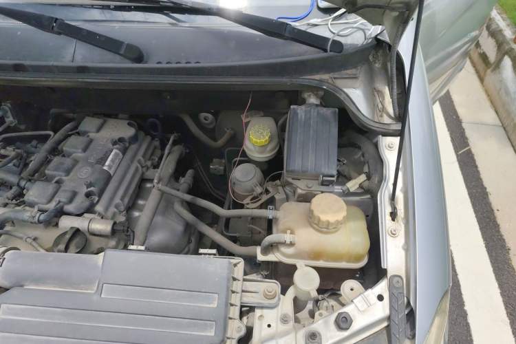 Used Wuling Hongguang 2016 1.5L Restyled S Comfort Version Engine Bay Left