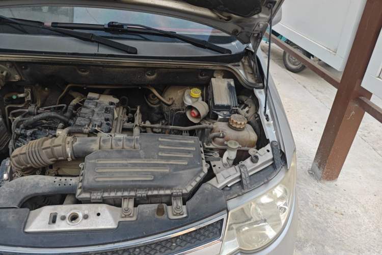 Used Wuling Hongguang 2016 1.5L Restyled S Comfort Version Engine Bay Left