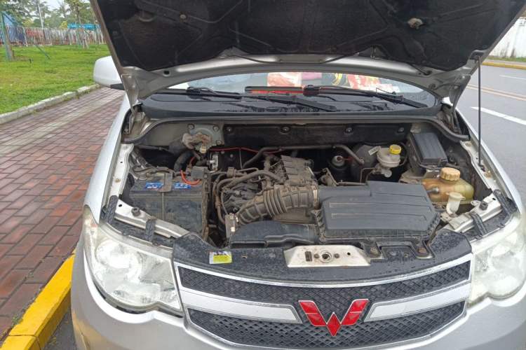 Used Wuling Hongguang 2016 1.5L Restyled S Comfort Version Engine Bay Right