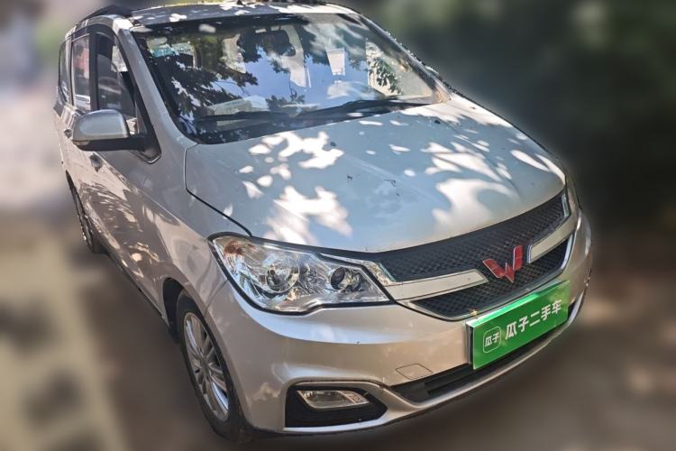 Used Wuling Hongguang 2016 1.5L S Comfort Version Front Right 45 Deg