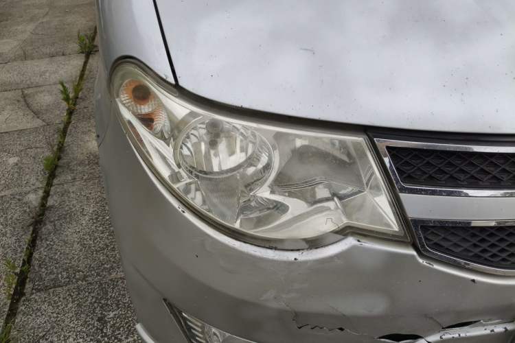 Used Wuling Hongguang 2016 1.5L Restyled S Comfort Version Right Front Headlight