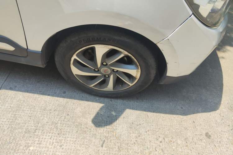 Used Wuling Hongguang 2016 1.5L S1 Deluxe Model China V-standard Right Front Wheel Hub
