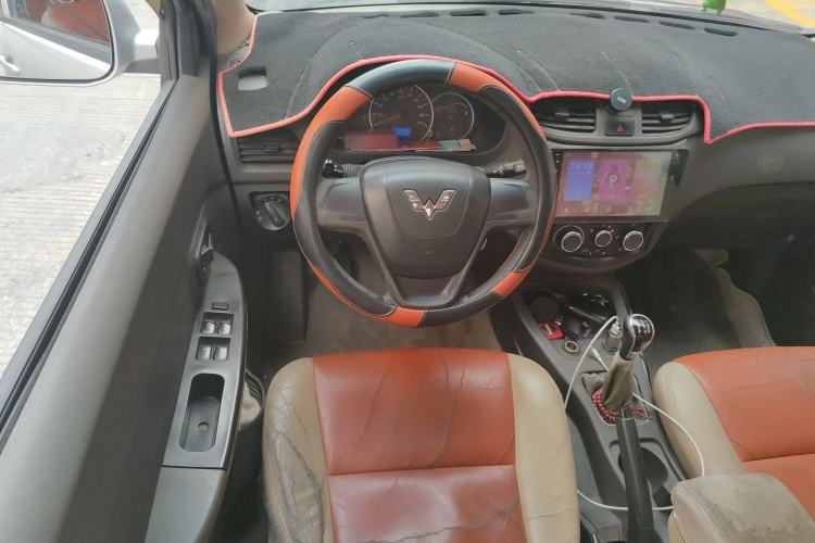 Used Wuling Hongguang 2016 1.5L Restyled S Comfort Version Steering Wheel