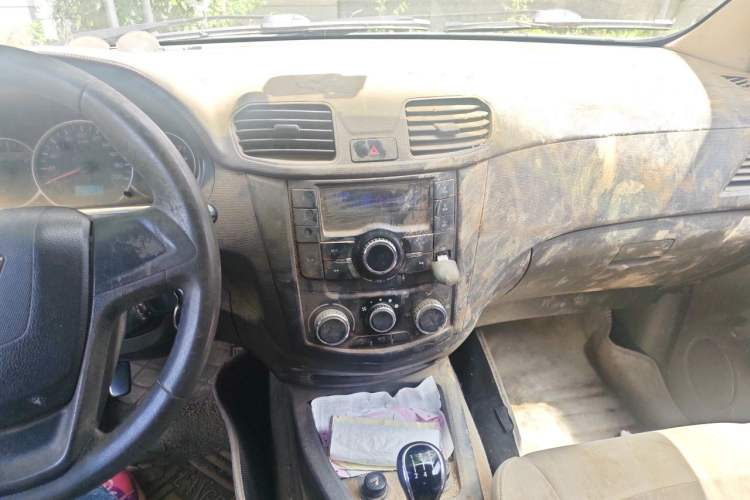 Used Wuling Hongguang 2016 1.5L S Comfort Version Audio And AC Panel