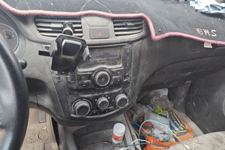 Used Wuling Hongguang 2016 1.5L S Comfort Version Audio And AC Panel