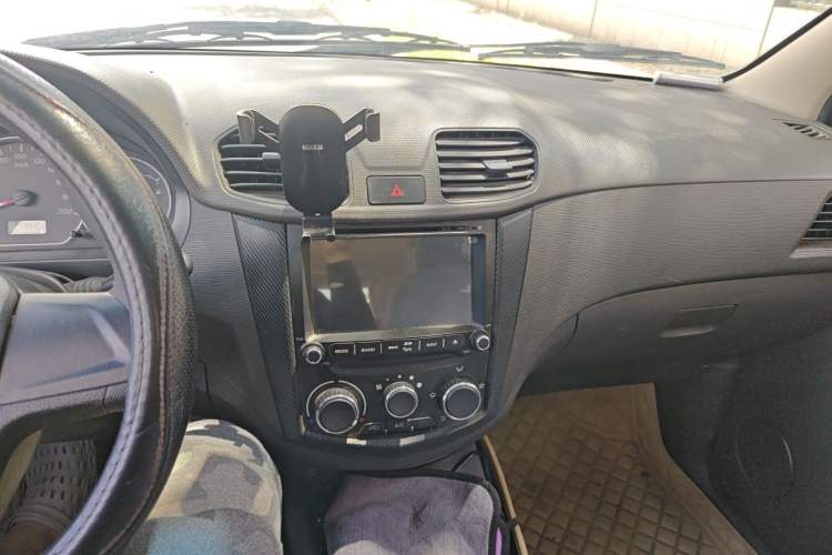 Used Wuling Hongguang 2016 1.5L Restyled S Comfort Version Audio And AC Panel