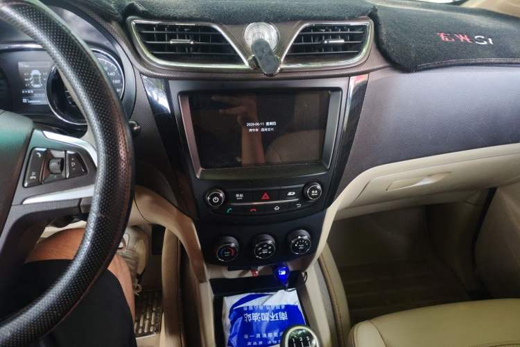 Used Wuling Hongguang 2016 1.5L S1 Deluxe Model China V-standard Audio And AC Panel