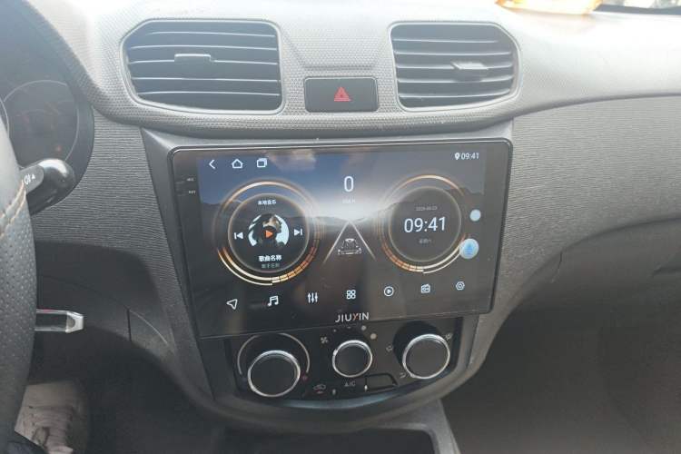 Used Wuling Hongguang 2016 1.5L S Comfort Version Audio And AC Panel